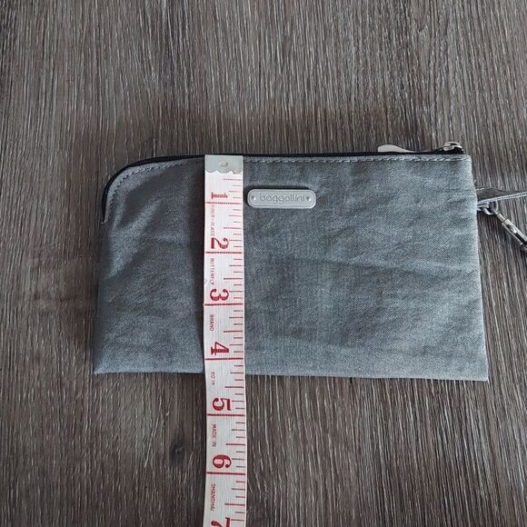 Baggallini Clutch Wristlet Wallet Nylon RFID Silver Hardware W/Card Slots EUC - Picture 5 of 5